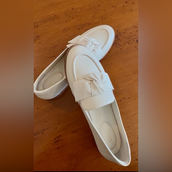 Quince Shoes - Quince Cream Bow-Trim Slip-On Loafers